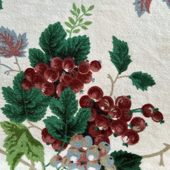 Set of 8 Lavender Napkins w Floral & Berries Print - Picture 7 of 13